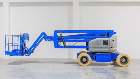 Chariot télescopique sur chantier : pourquoi la location est indispensable ?