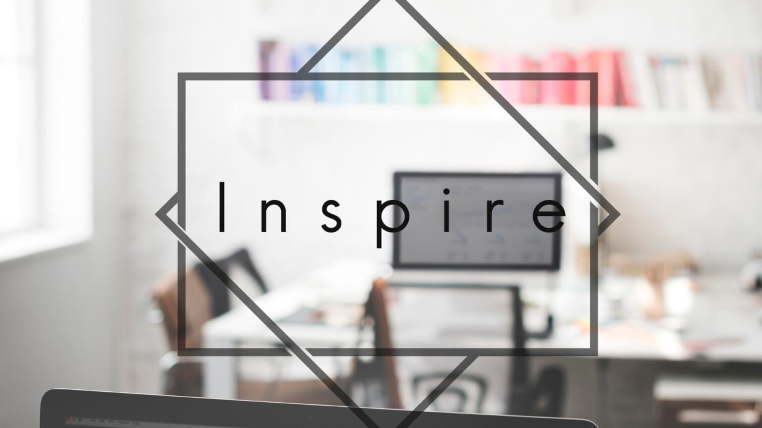 Lettrage de vitrine sur mesure : le design et la visibilité au service de votre marque lettrage de vitrine sur mesure